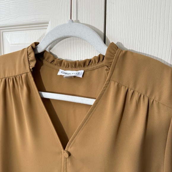 Calvin Klein Tan Carmel Long Sleeve Vneck Blouse Women’s Size XS NWT - Picture 4 of 9
